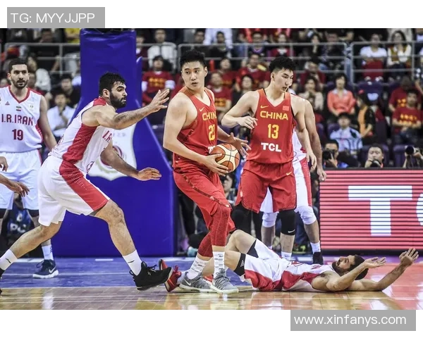 中国男篮蓝队对阵加拿大全场精彩回放与赛后分析